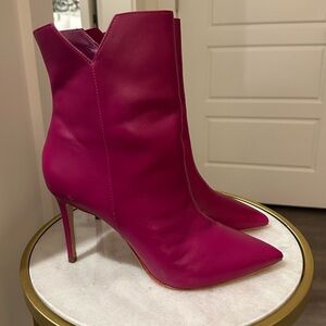 Schutz Betsey Pointed Toe Bootie in Cerise Pink  Leather Upper size 9.5